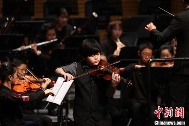 小提琴家吕思清的儿子吕良杰。北京国际音乐节供图